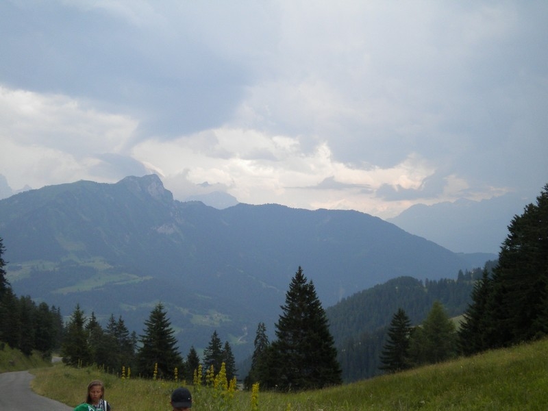 Village Camps International Summer Camp Leysin, Switzerland 2026-07-18 https://www.villagecamps.com/journals_admin/images/714-16-green hike (59).jpg